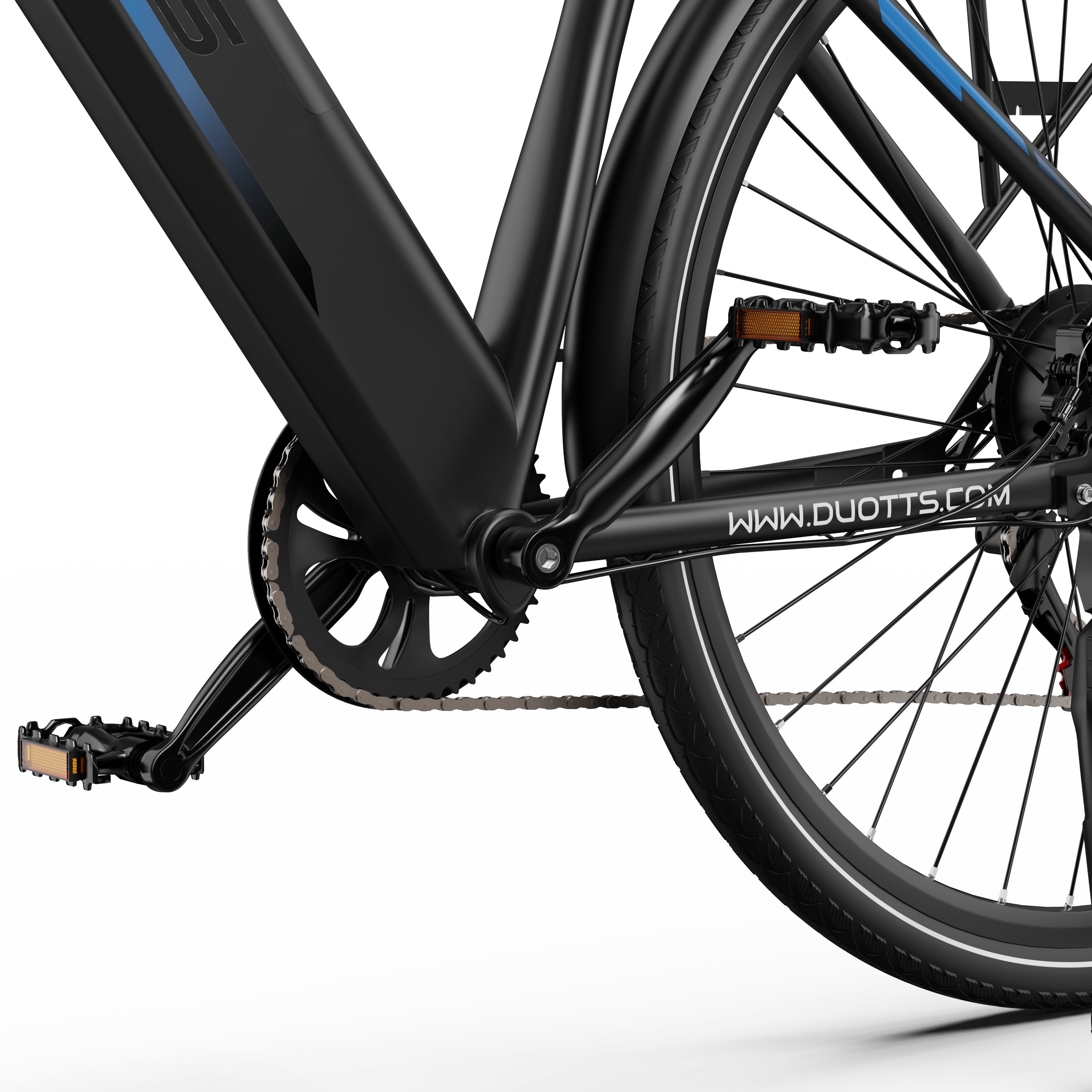 Close-up of a DUOTTS C29 Lite Electric bicycle's chain and gear system on a white background